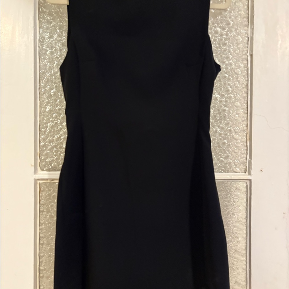 Black Sleeveless Dress
